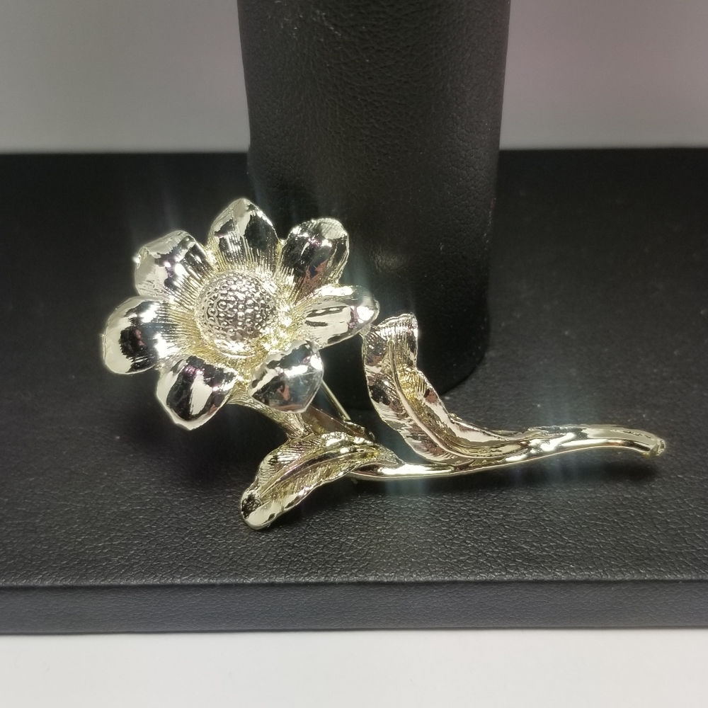 Sunflower Flower Silver Tone Brooch Pin